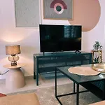 Apartament Contemporary Style Terraced In Spb By Homely St Paul's Bay