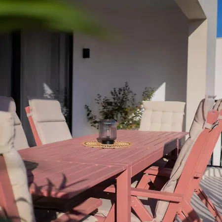 Apartamento Contemporary Style Terraced In Spb By Homely St Paul's Bay