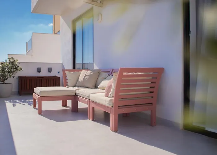 Contemporary Style Terraced In Spb By Homely Apartamento St Paul's Bay