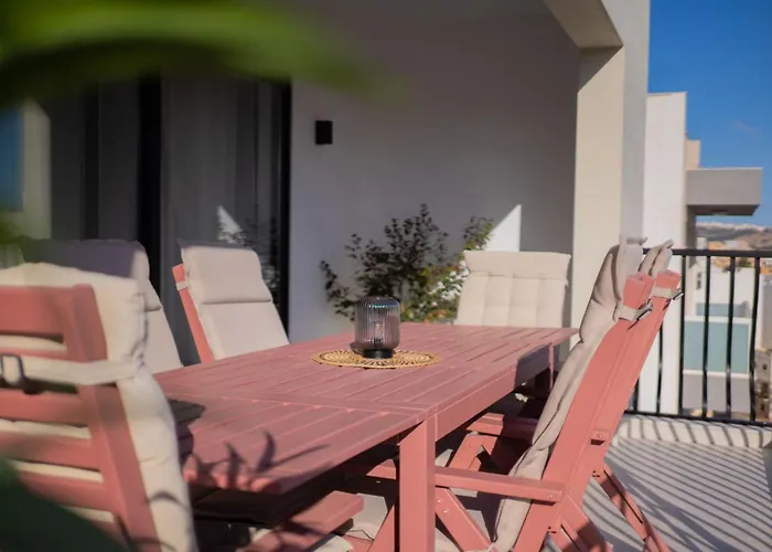 Apartamento Contemporary Style Terraced In Spb By Homely St Paul's Bay